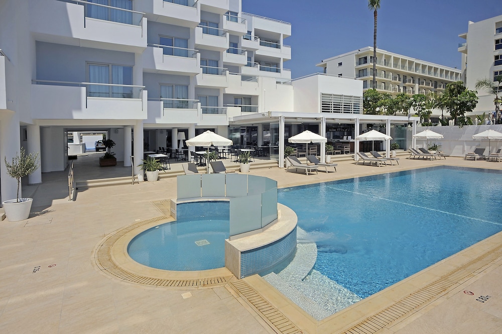 Okeanos Beach Boutique Hotel 34/39
