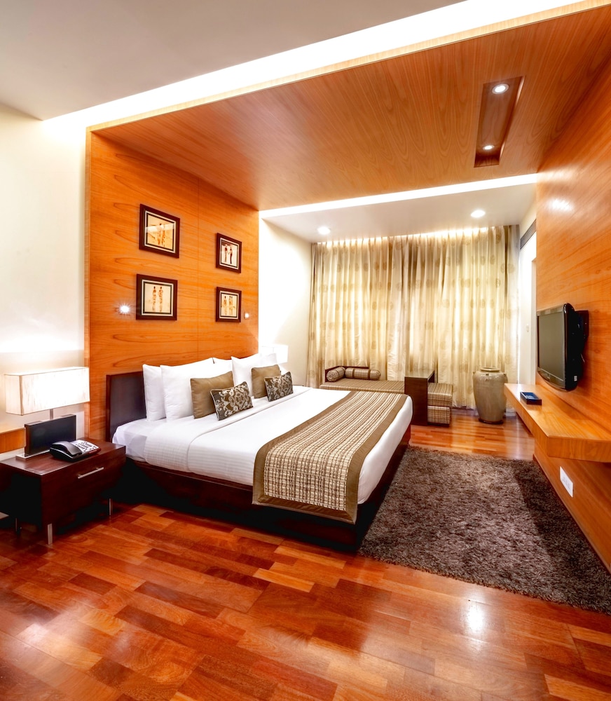 Kenilworth Hotel Kolkata 24/68