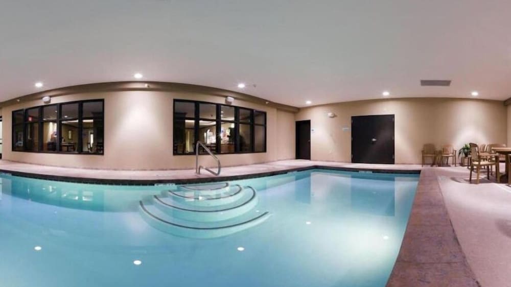 Holiday Inn Express Hotel And Suites Lander 28/50