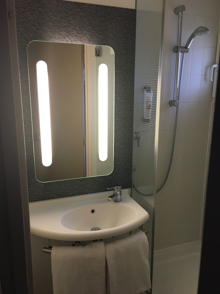 ibis Rochefort 65/66