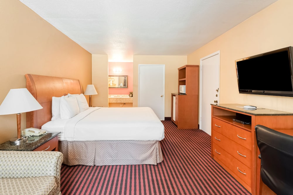 Rodeway Inn & Suites Jefferson 15/53