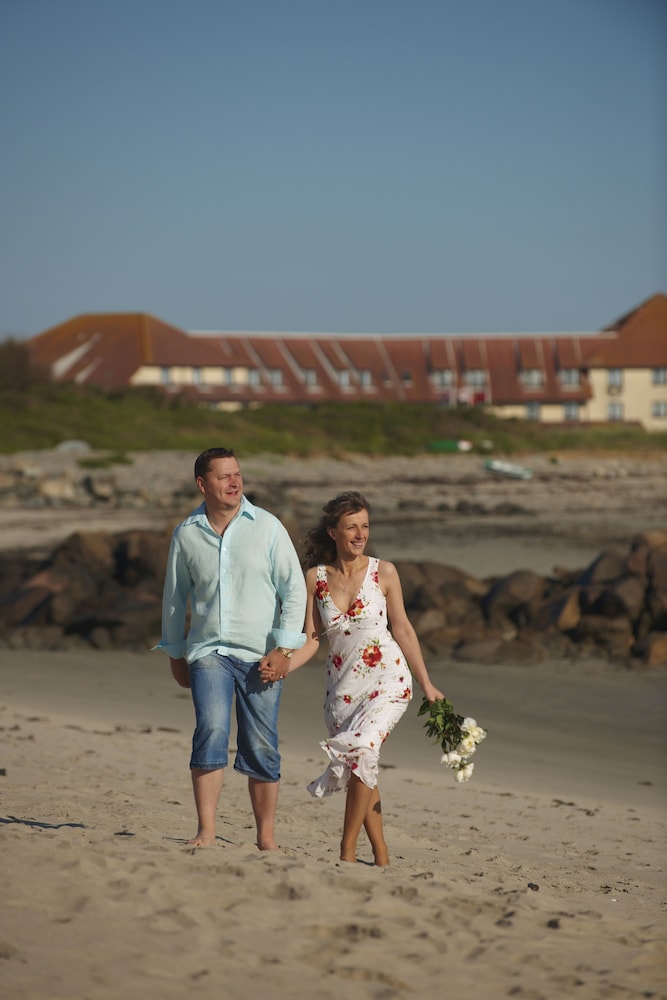 Peninsula Hotel Guernsey 30/37