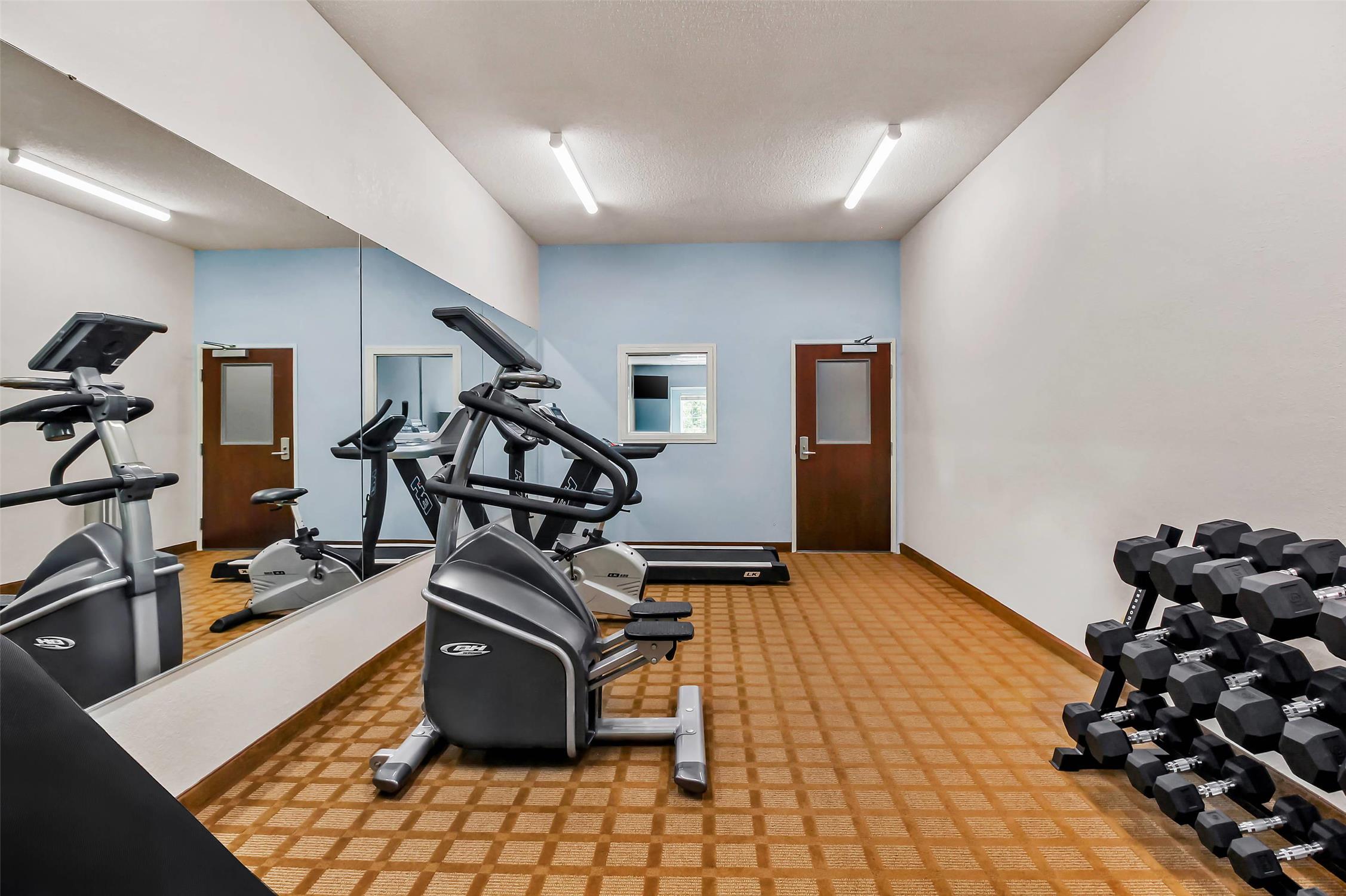 Quality Inn & Suites Washington PA 14/32