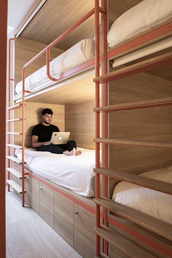 Central Hostel 16/50