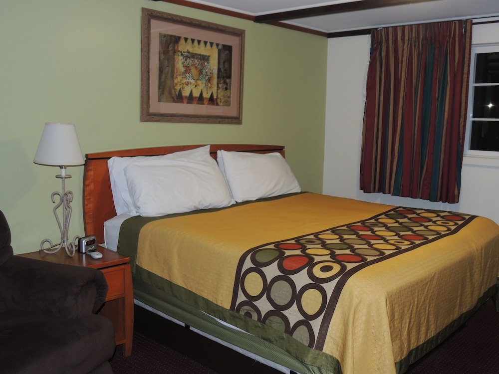 Relax Inn Bloomsburg 11/33