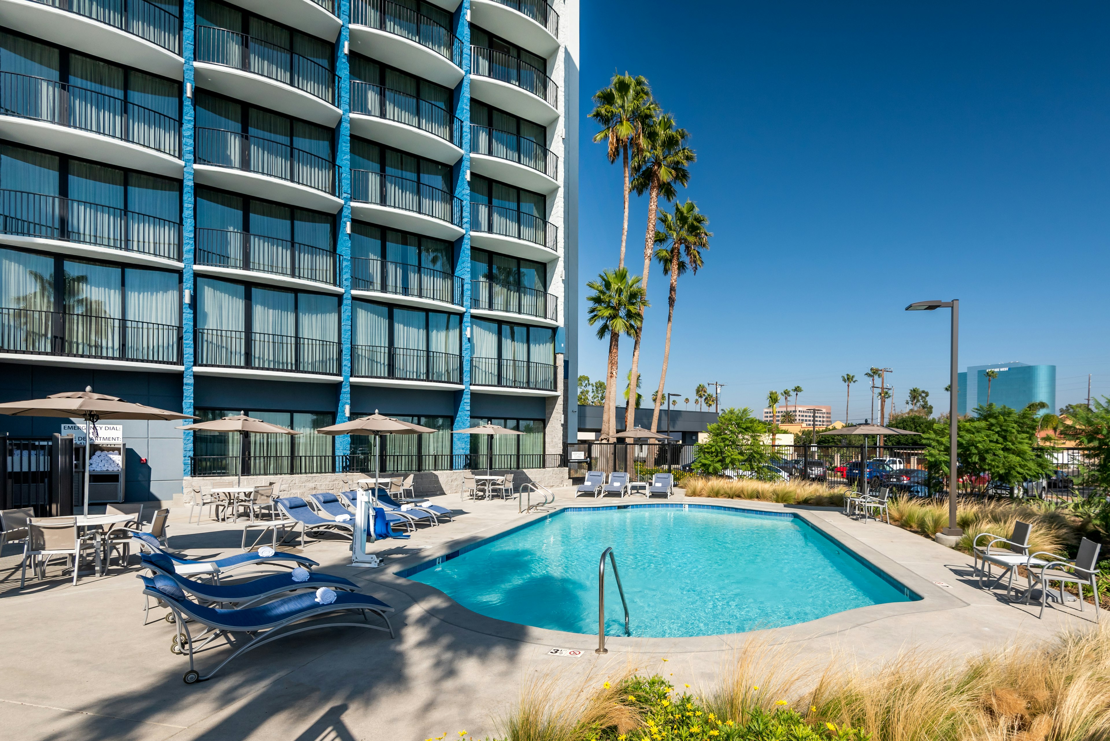 Holiday Inn Express And Suites Santa Ana Orange County an IHG Hotel 4/57