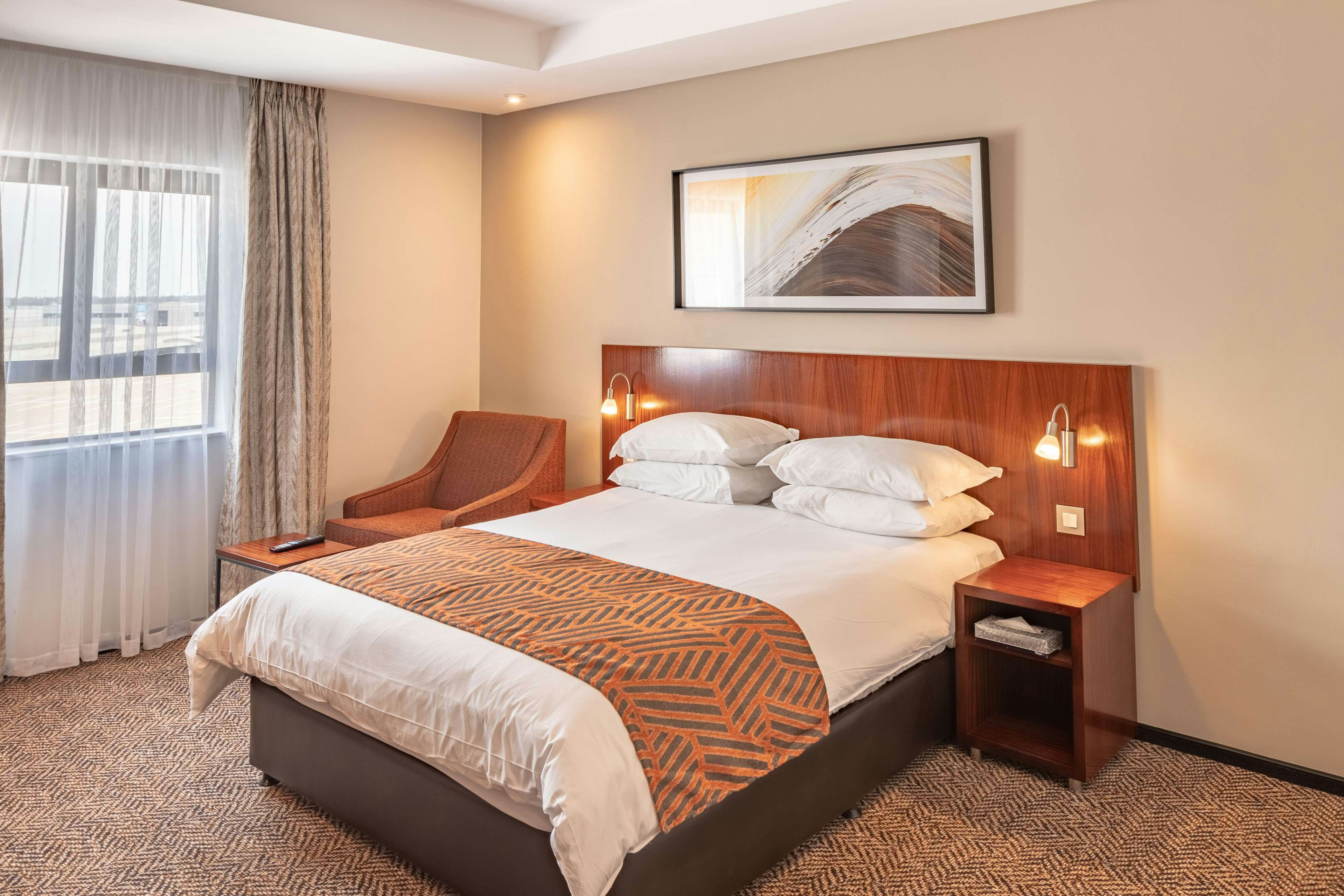 City Lodge Hotel at OR Tambo International Airport 13/48