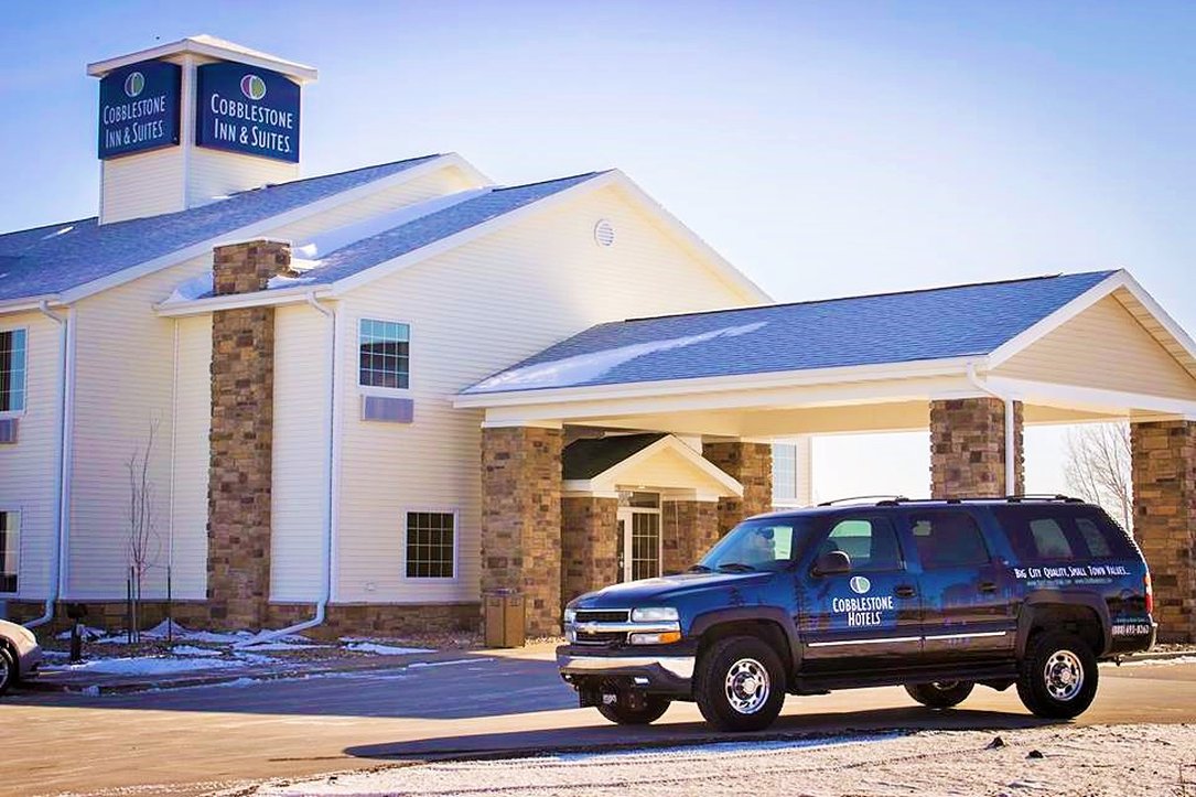 Cobblestone Inn and Suites 24/26