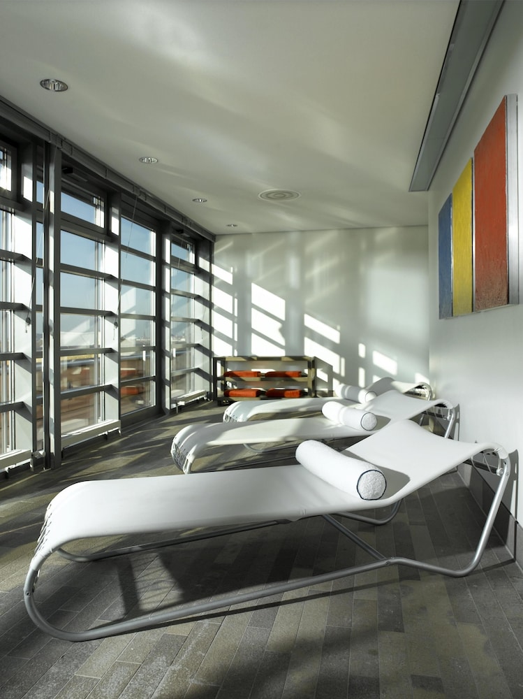 GRAND HYATT BERLIN 43/80