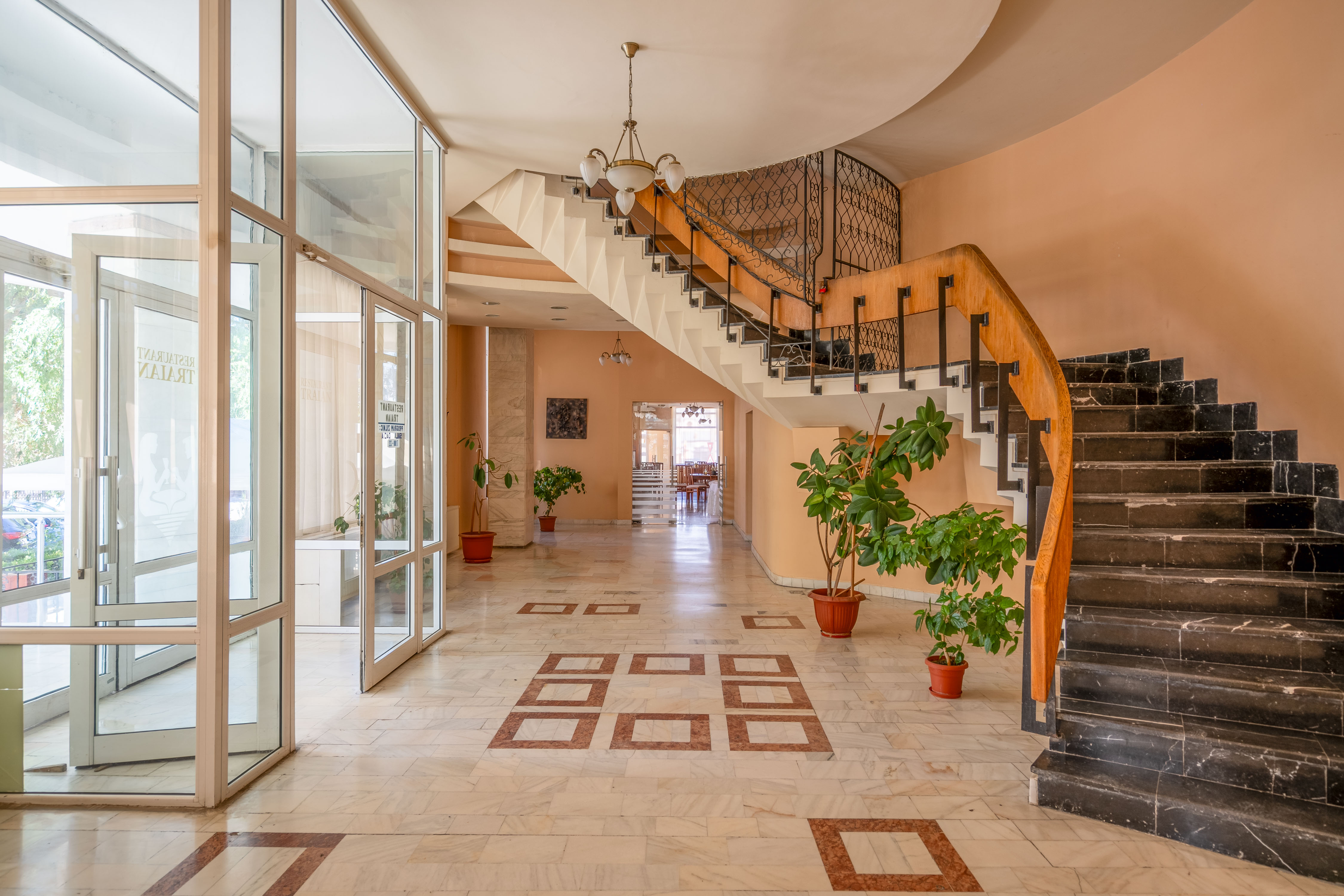 Hotel Traian 8/50