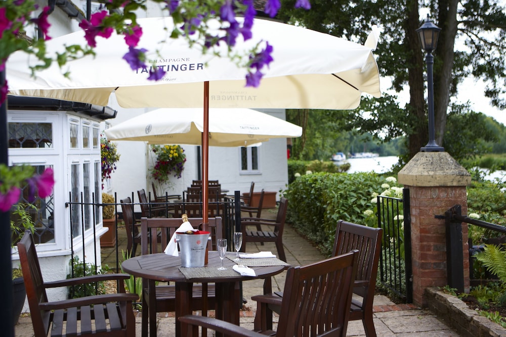 The Kingfisher Pub And Hotel 44/57