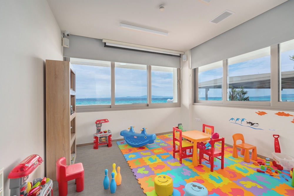 Ammon Zeus Luxury Beach Hotel 42/51