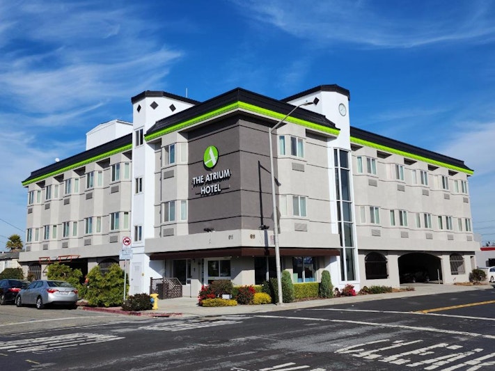 The Atrium Hotel 33/37