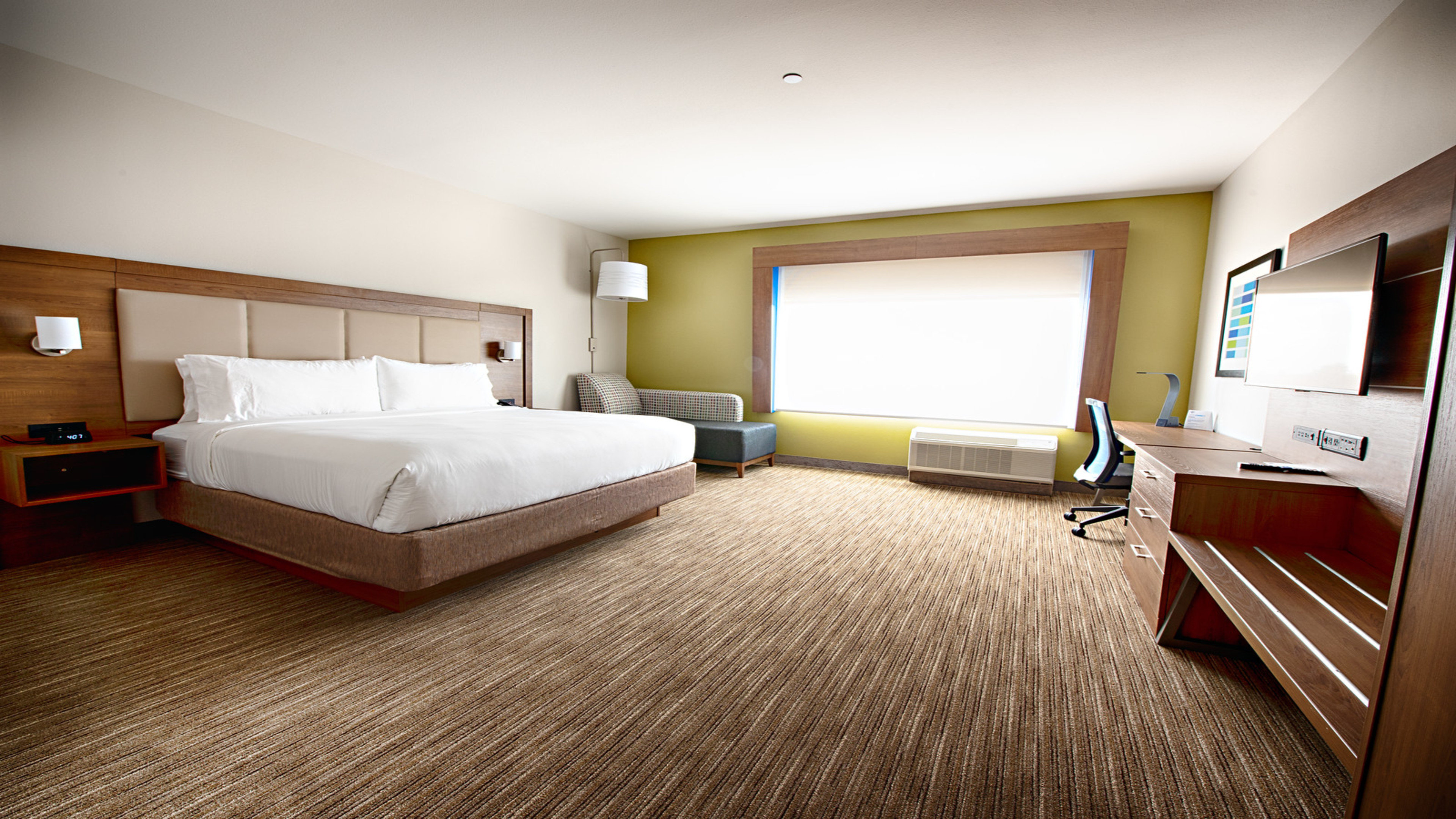 Standard, Queen Bed