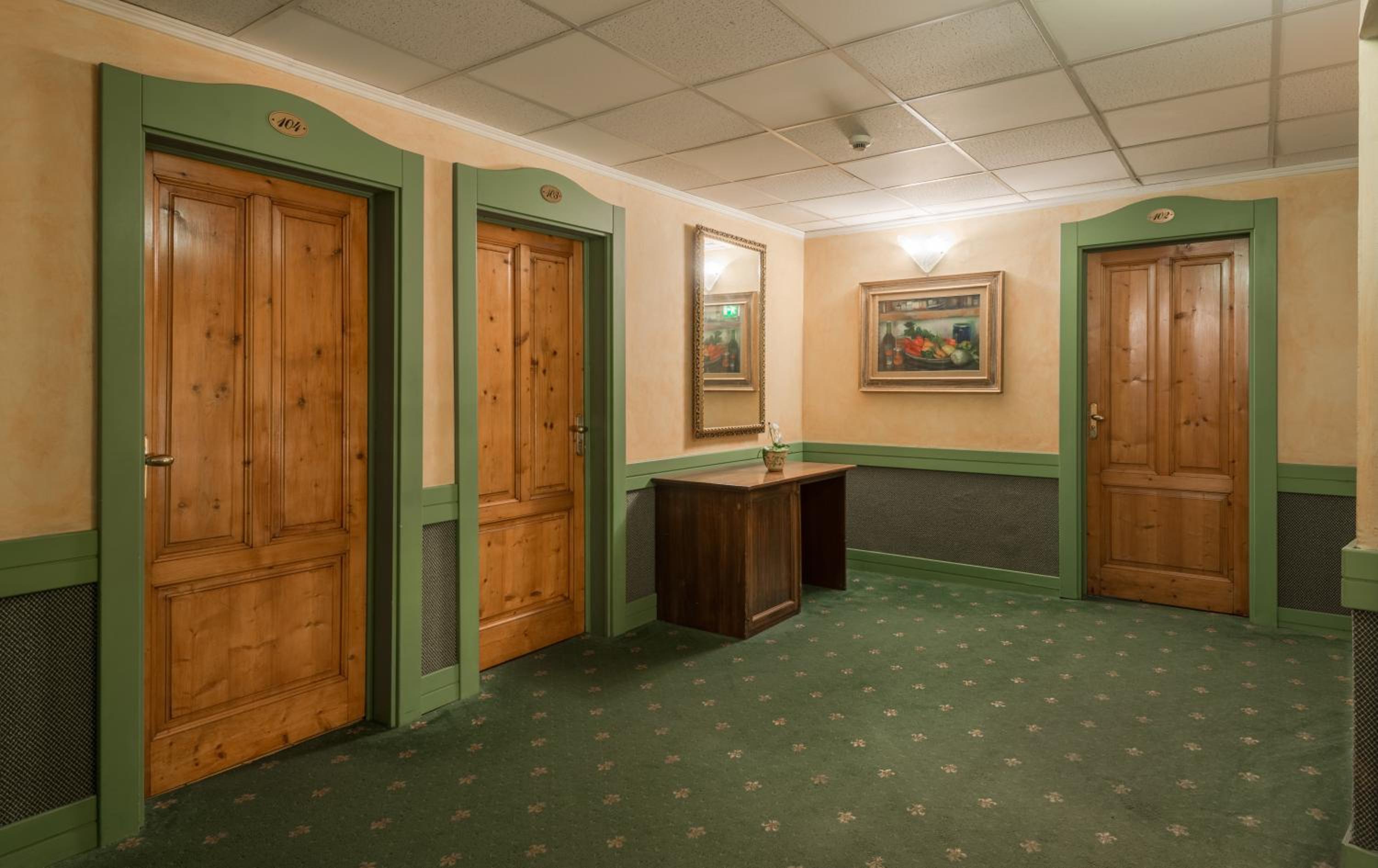 Minerva Palace 35/61