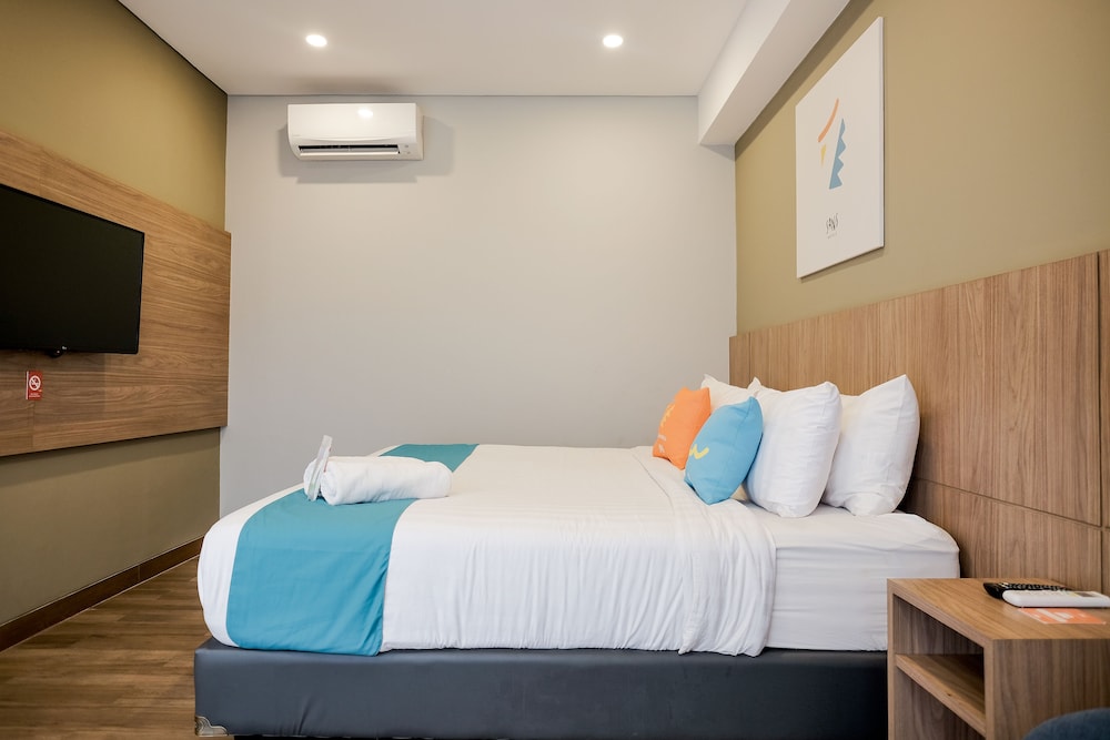 Sans Hotel Puri Indah Jakarta 15/62