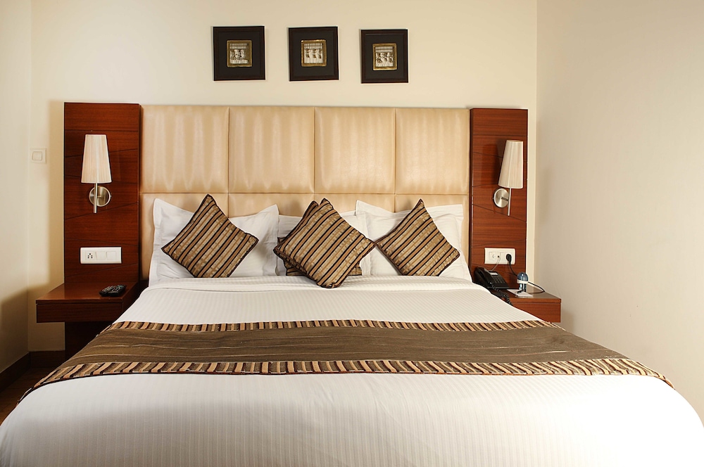 Ahuja Residency Sunder Nagar 14/50