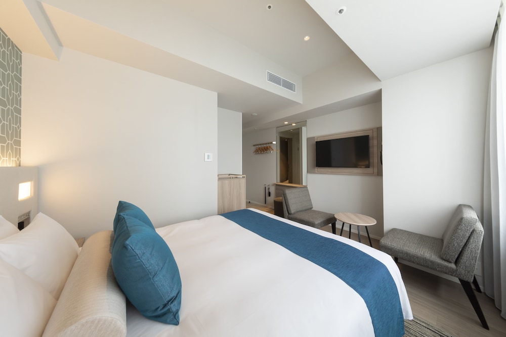 Hewitt Resort Naha 12/61