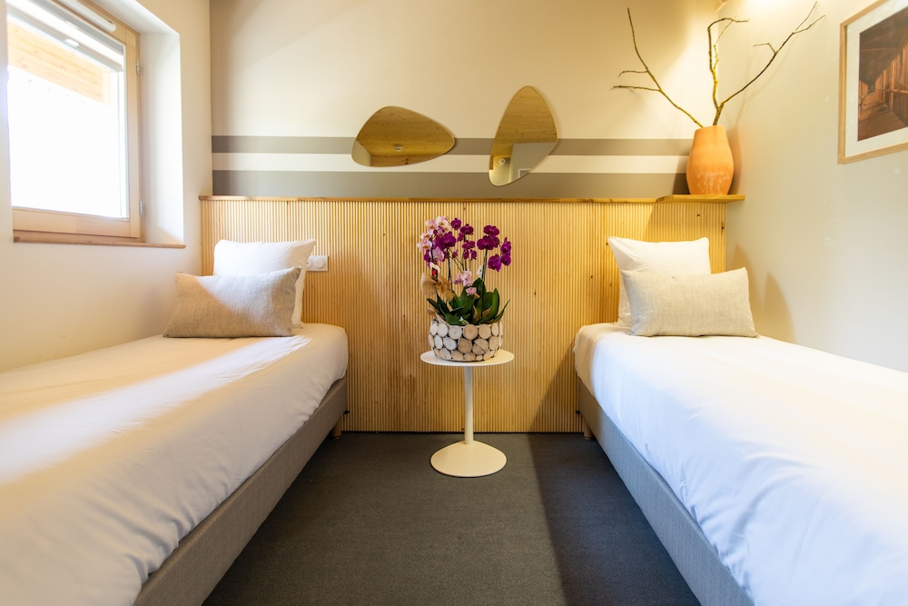 THE CAMP HOTEL AND LODGES 8/69