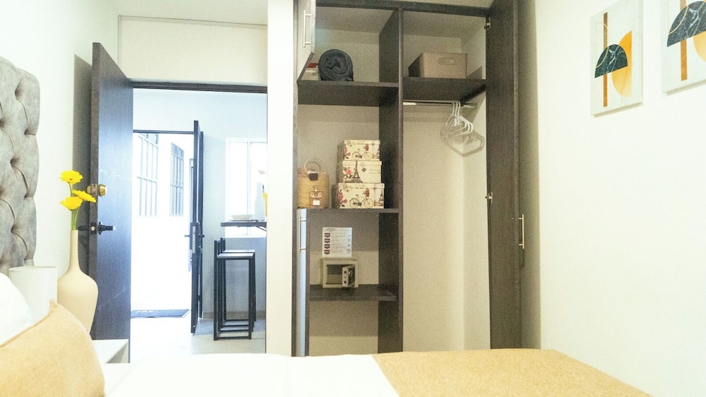 Reyes House Bogota 32/40