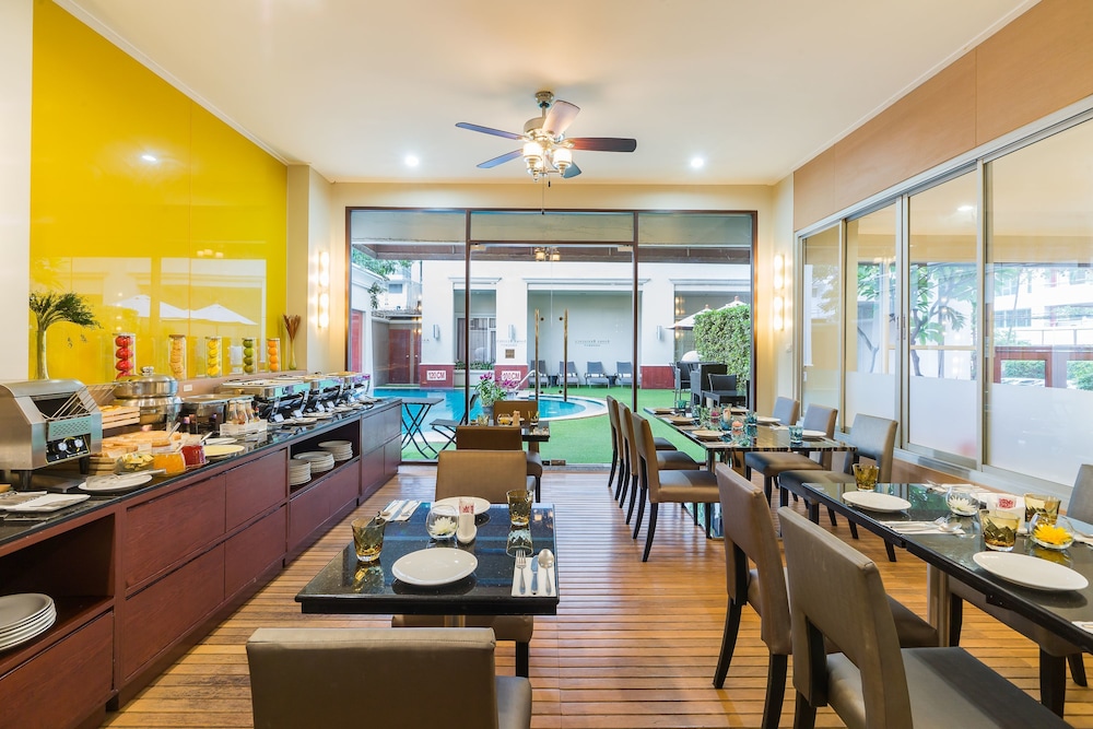 Asoke Residence Sukhumvit by UHG 58/74