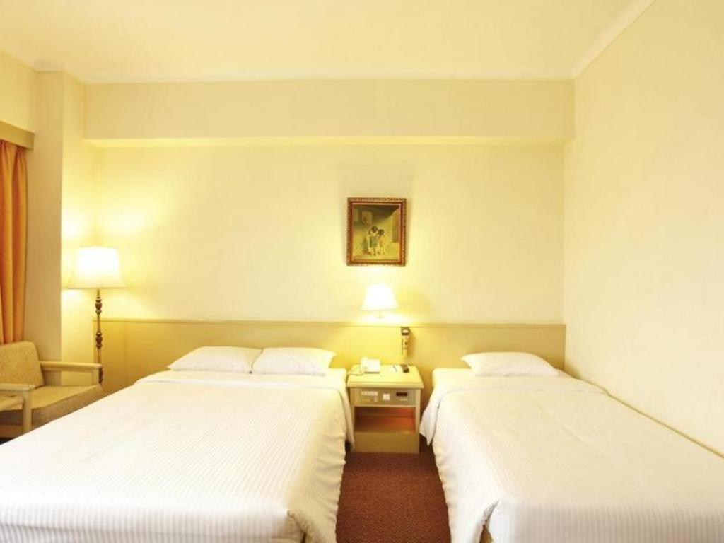 Room, Triple, Double Bed
