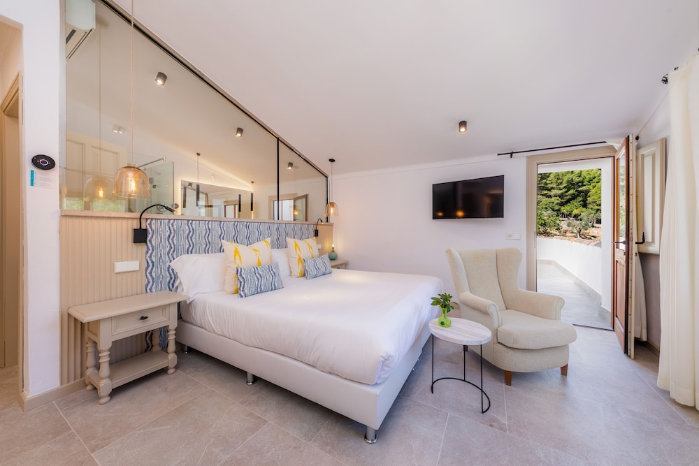 DELUXE, DOUBLE BED, TERRACE
