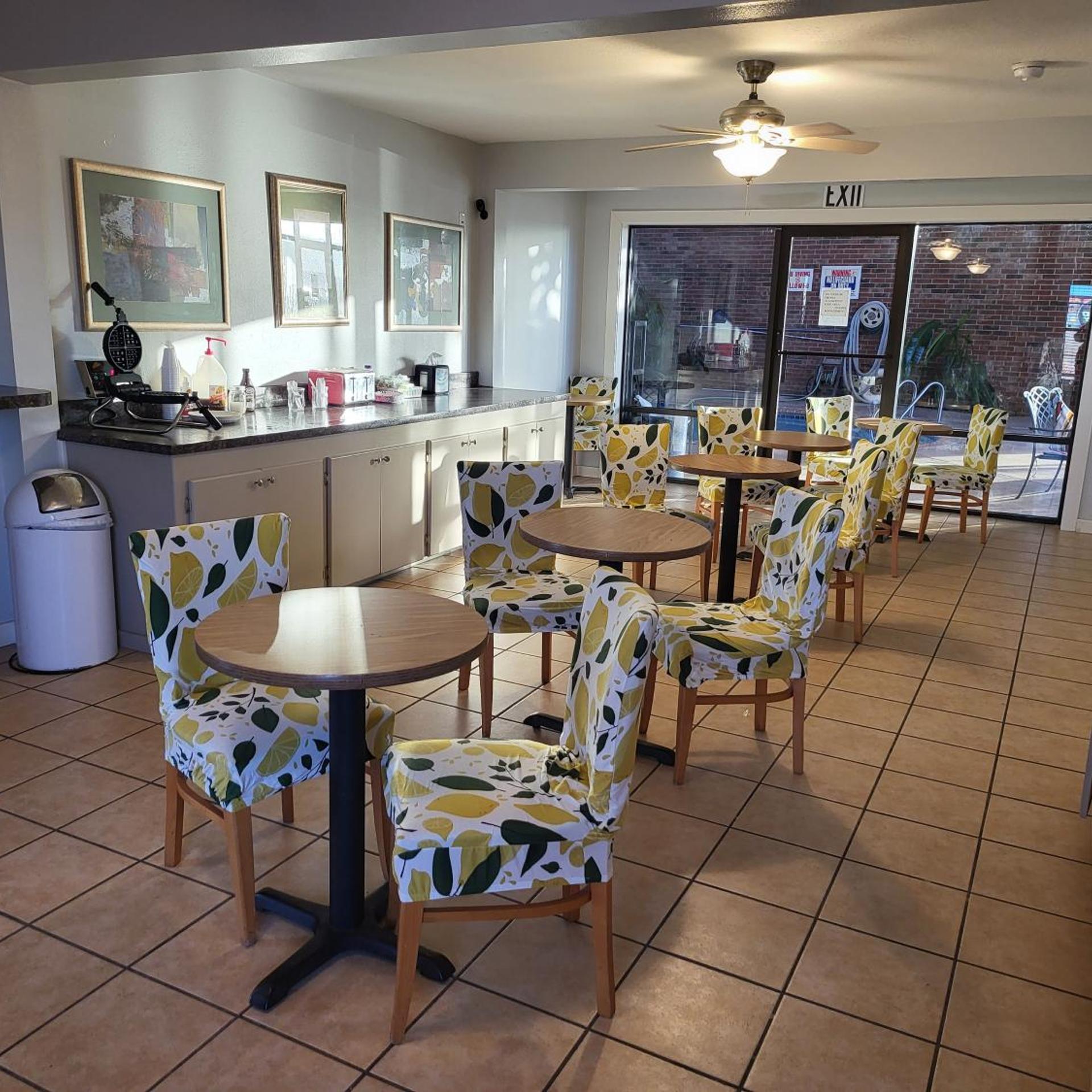 Blue Ribbon Inn and Suites 13/26