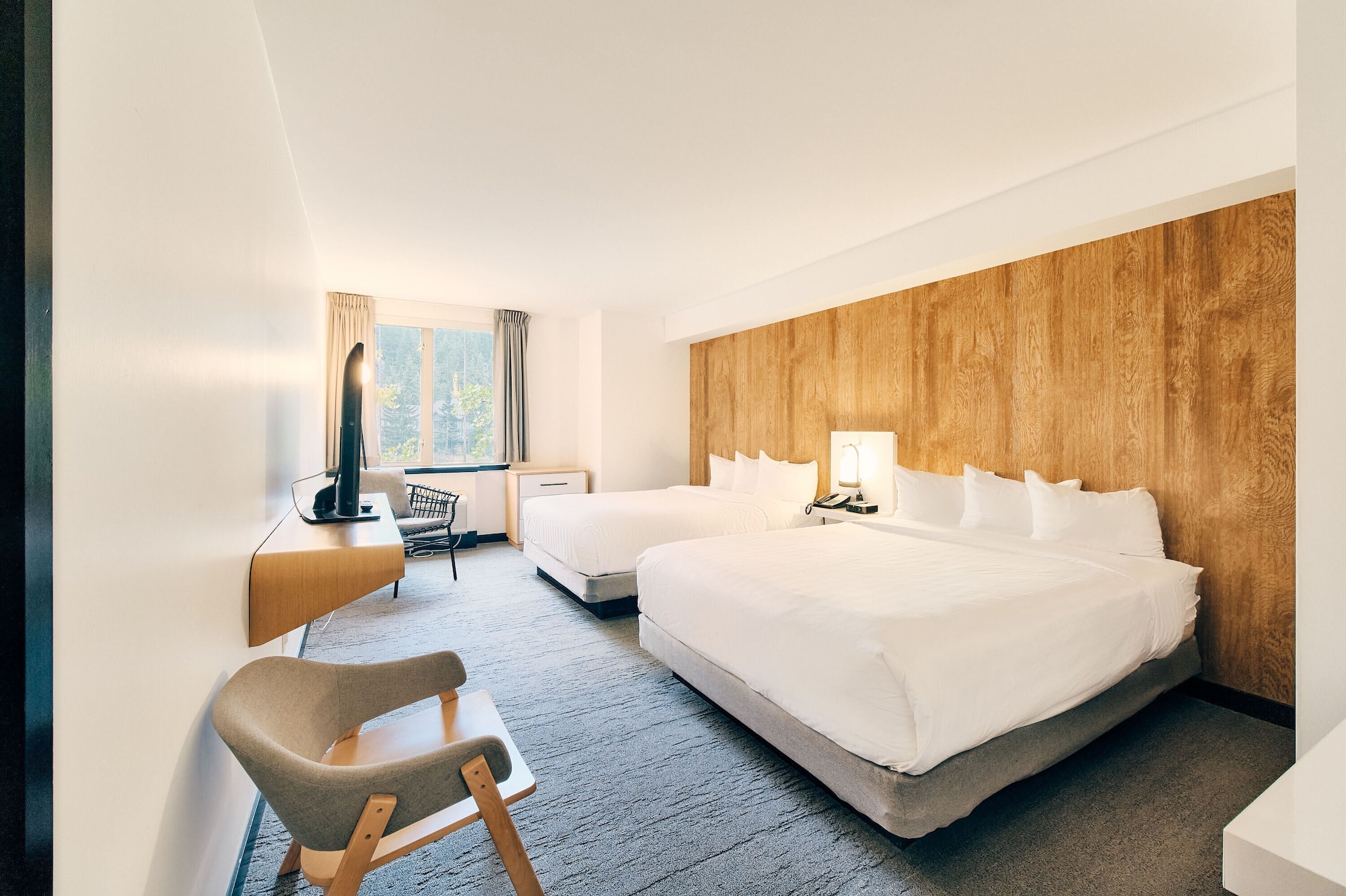 DELUXE, 2 QUEEN BEDS