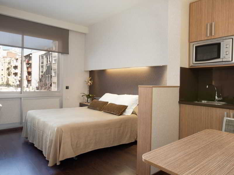 Silver Aparthotel 12/48