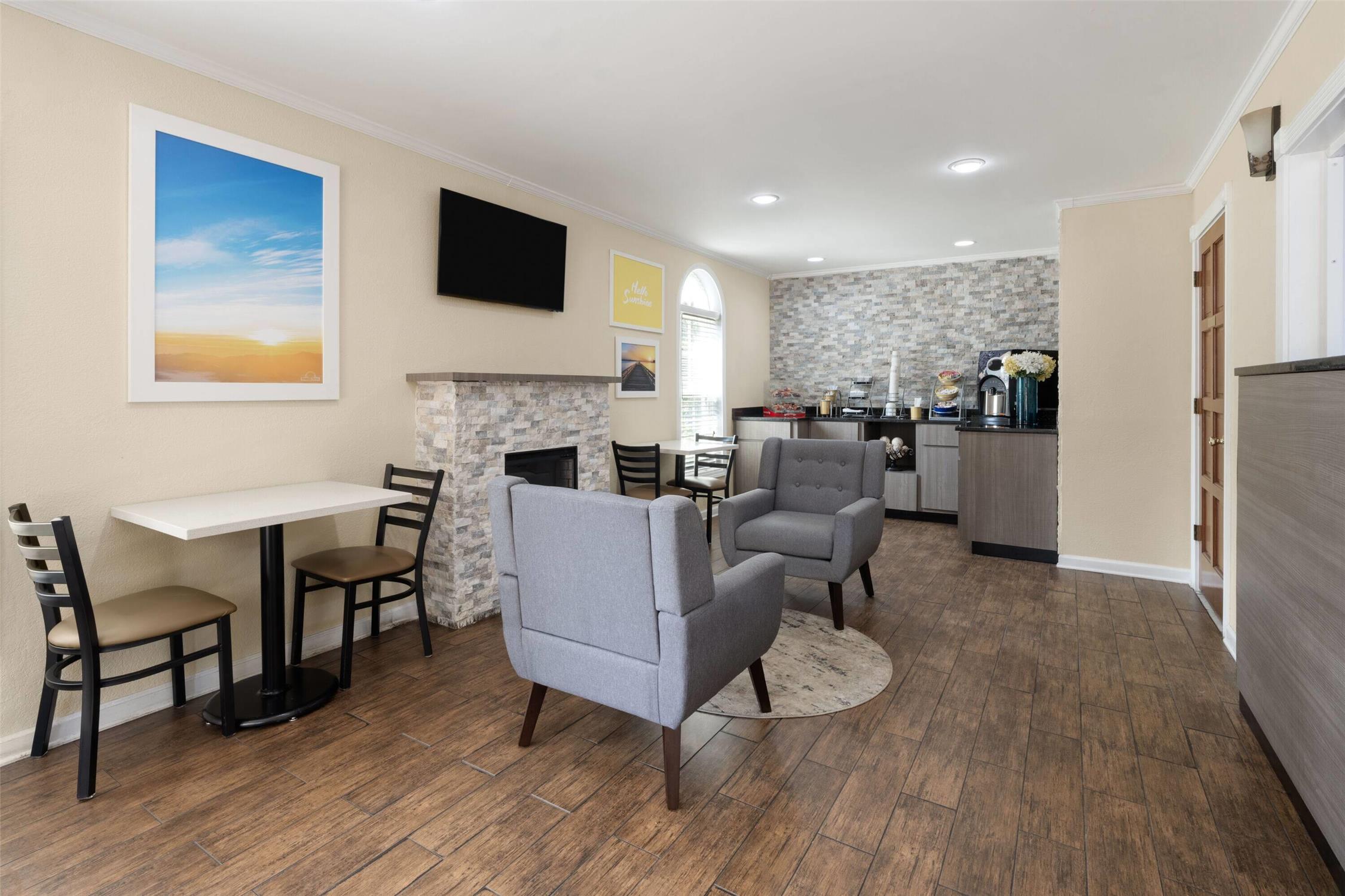 Days Inn by Wyndham Canton 11/19