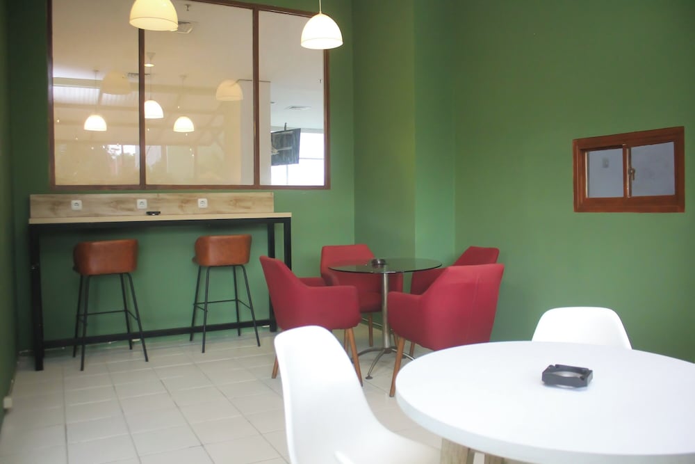Urban Hotel Serpong by ZUZU 75/89