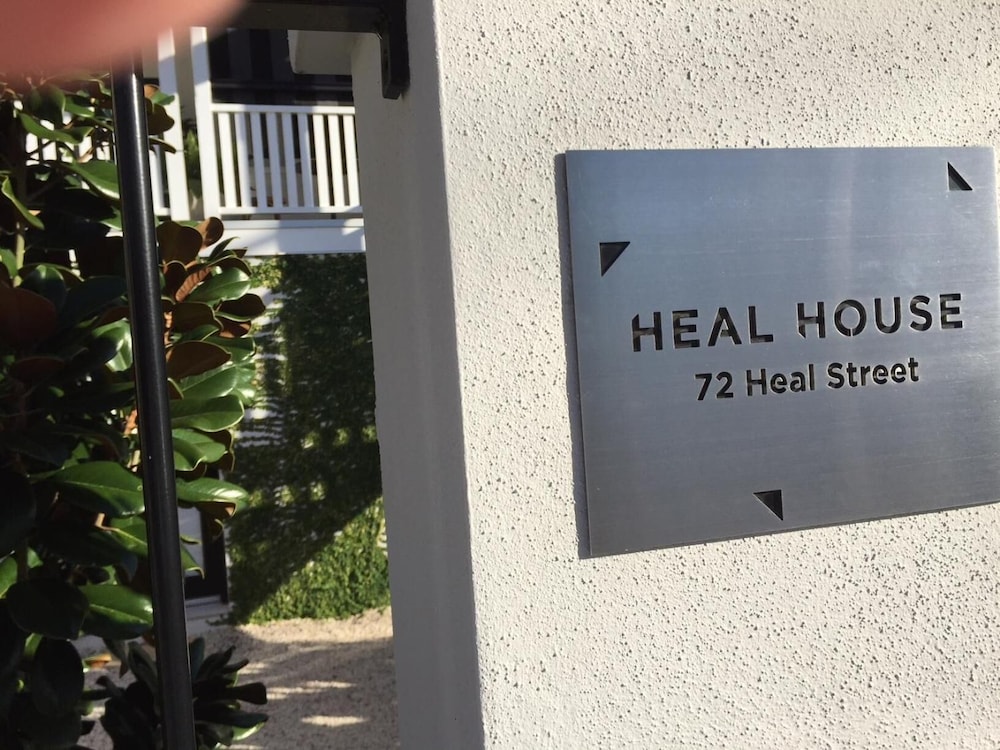 HEAL HOUSE 30/47