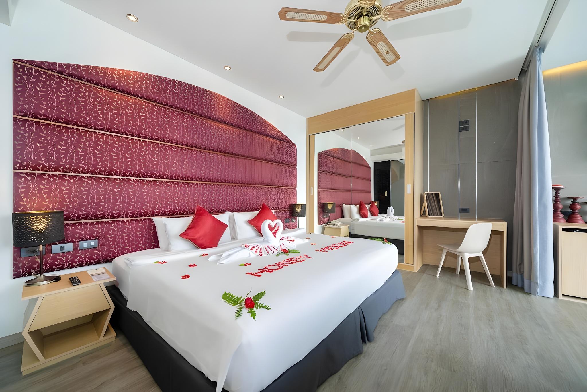 Premium, Deluxe, Plunge Pool, Hot Tub