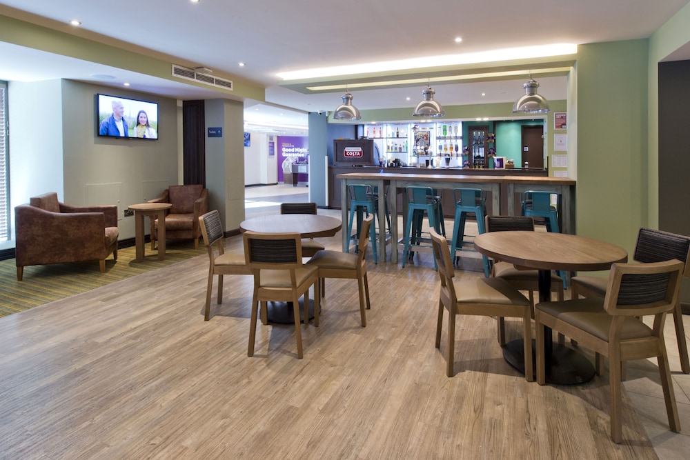 Premier Inn Edinburgh City Centre York Pl/St James 47/58