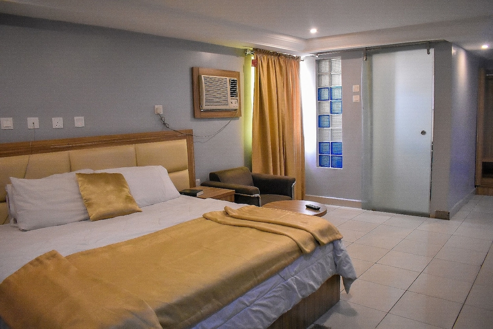 Dublina Suites 8/33