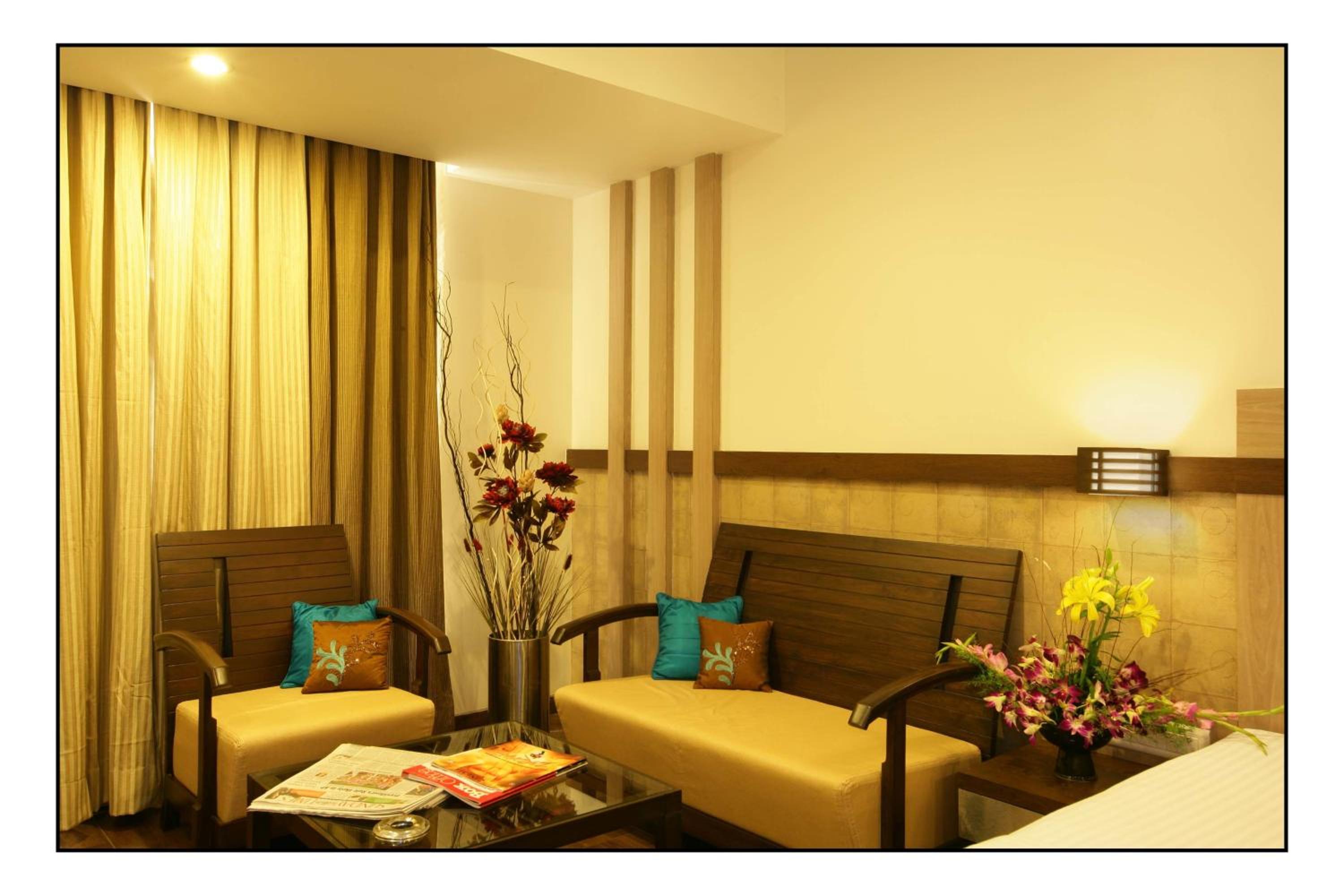 Hotel Utsav Deluxe 13/23