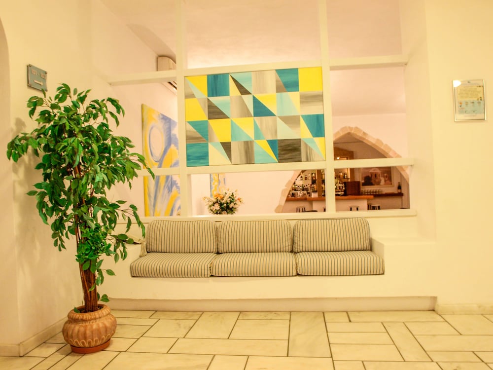 PATMOS PARADISE 12/36