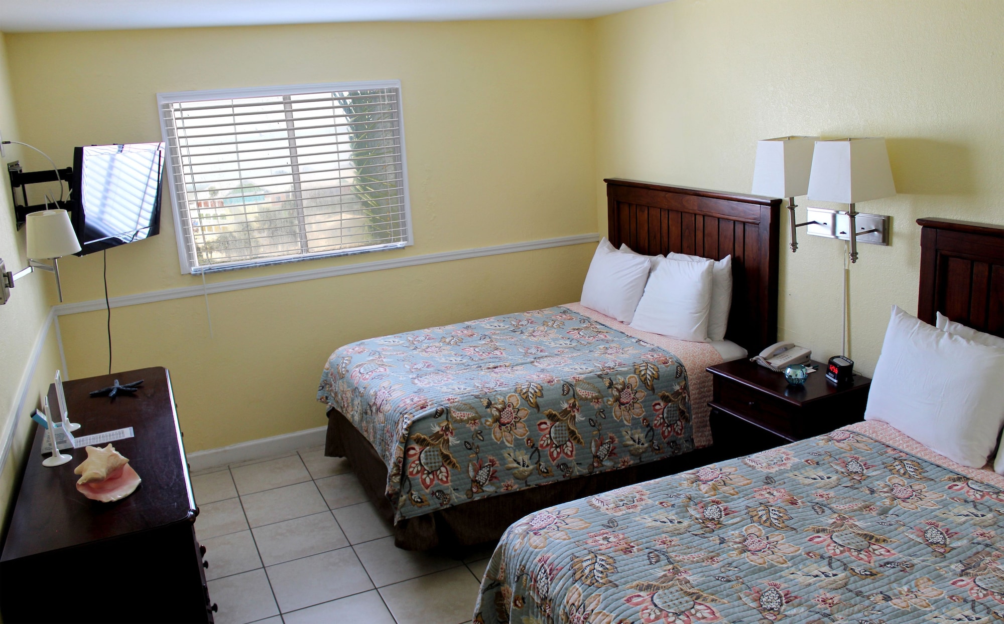 SUITE, 2 DOUBLE BEDS, BEACH FRONT, BALCONY