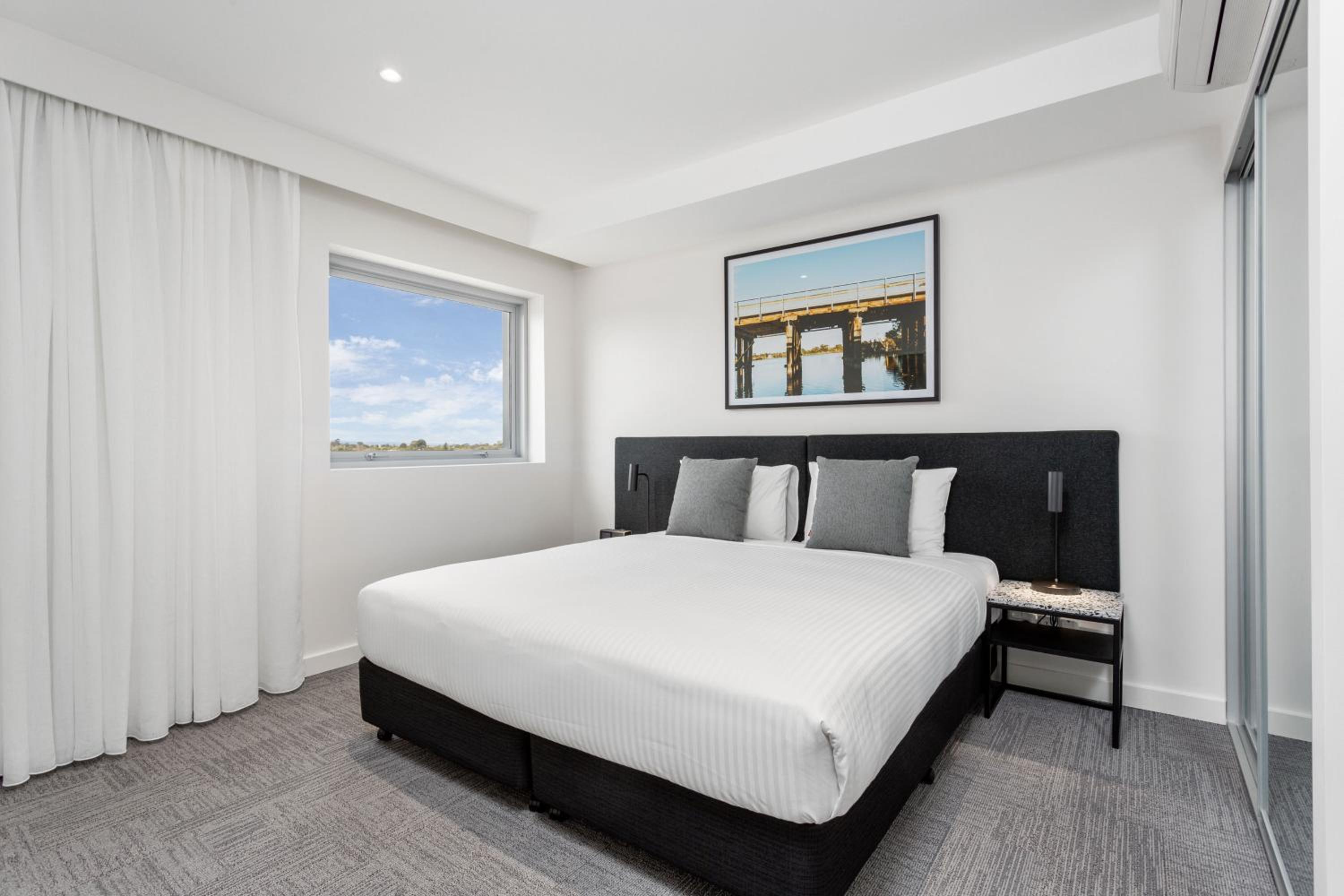 2 BEDROOMS, APARTMENT, ACCESSIBLE