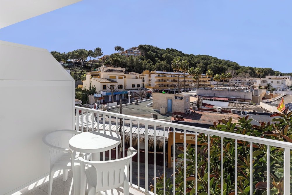 Neptuno Paguera Hostal 4/56