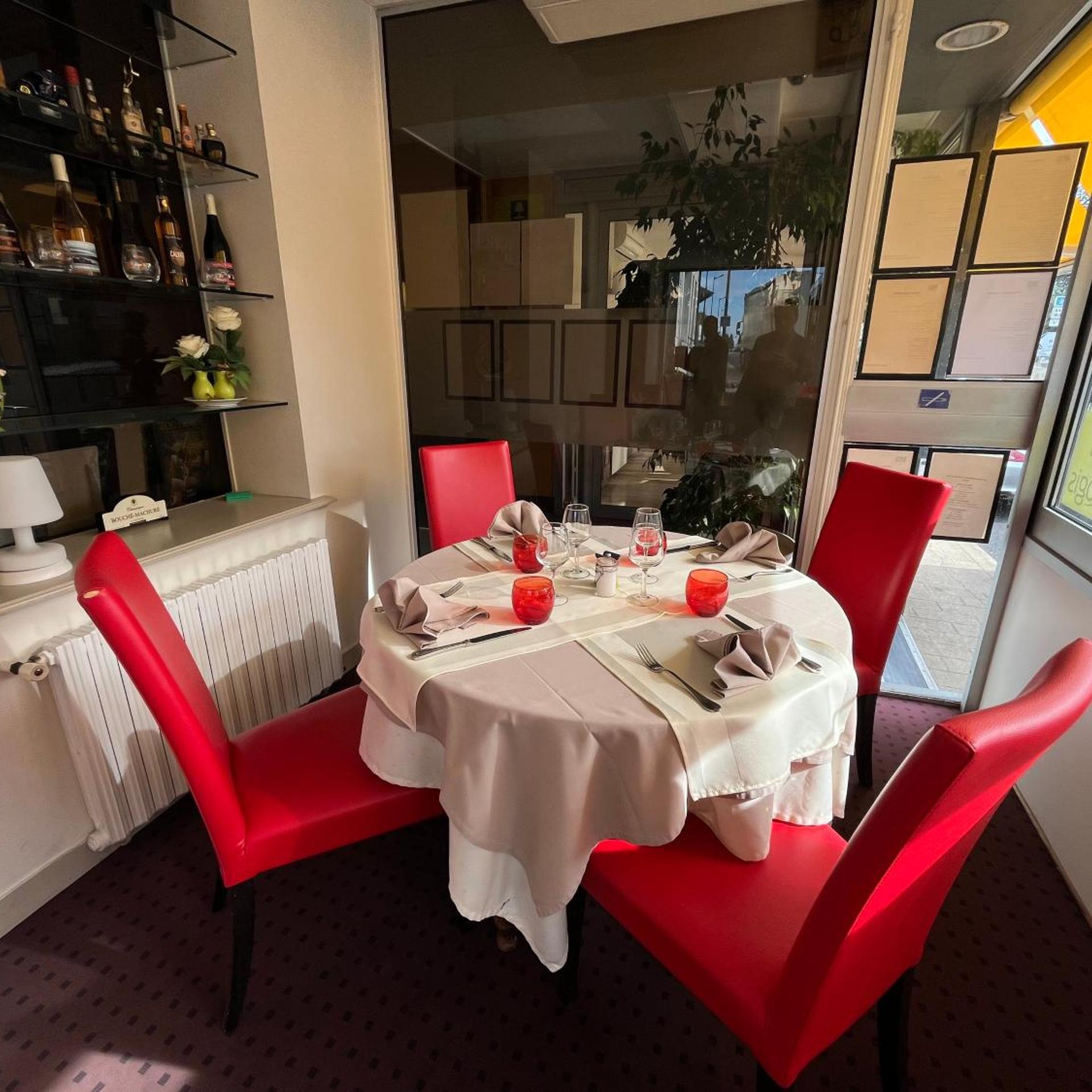 Logis de la Barque (ex Hotel De La Barque) 34/42