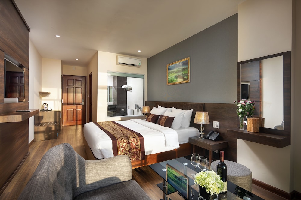 Nolis Hotel 33/54