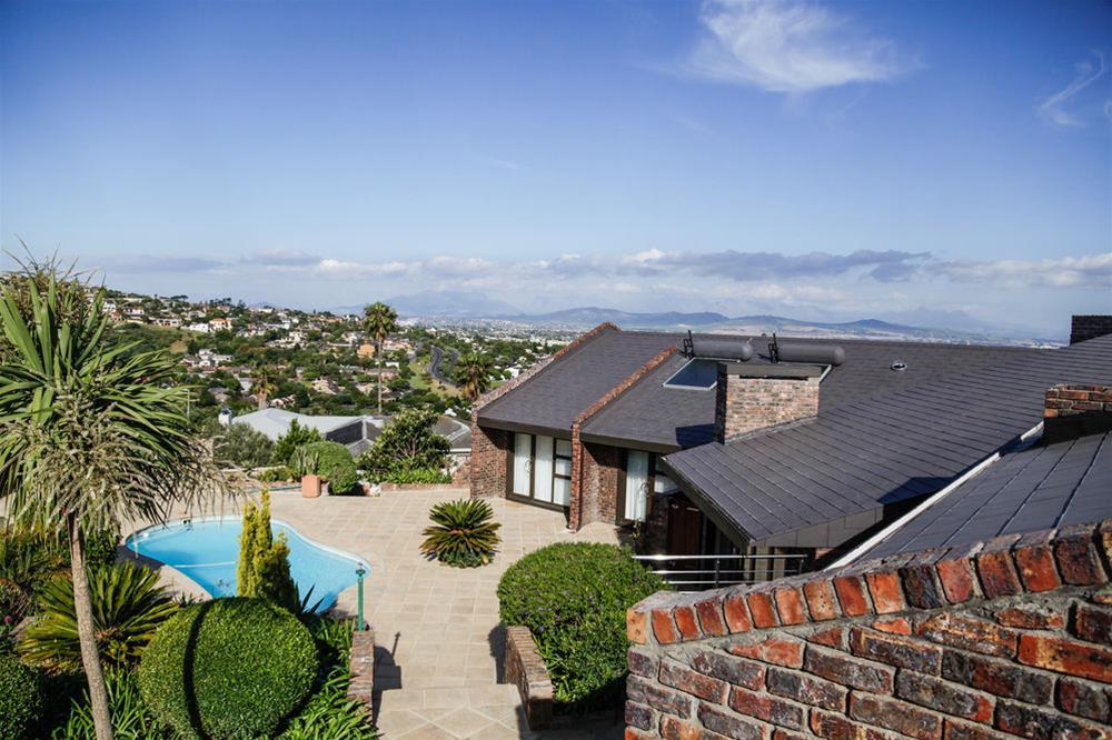 Hilltop Guesthouse 18/22