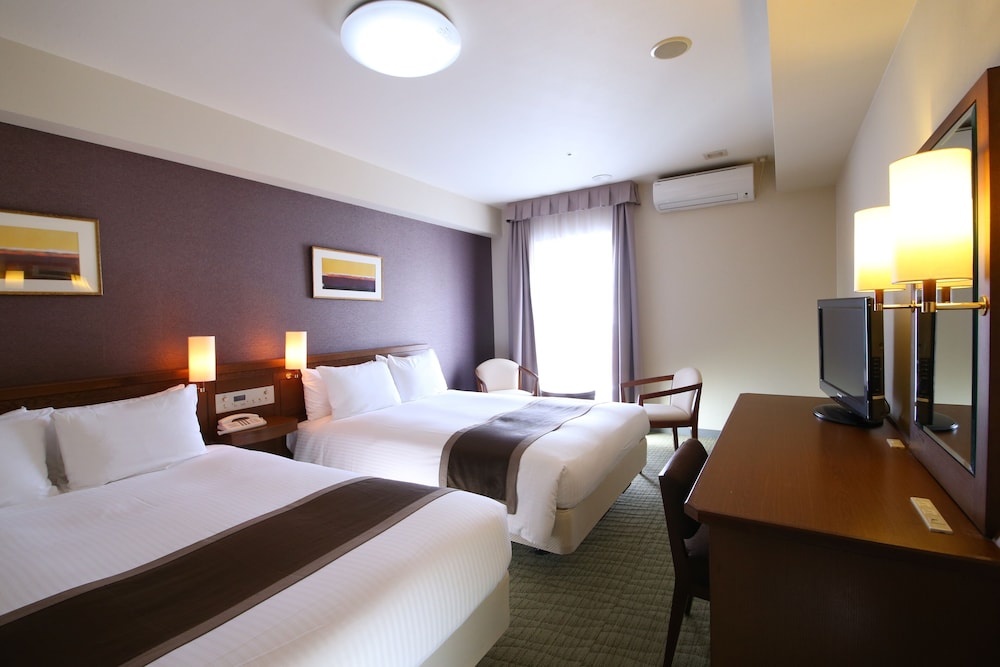 STANDARD, 2 DOUBLE BEDS