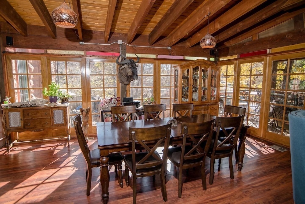 Cliff House Lodge Bed and Breakfast 61/72