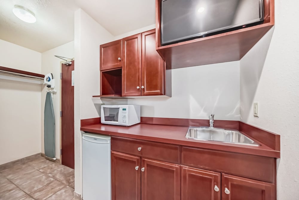 Grande Cache Inn and Suites 5/46