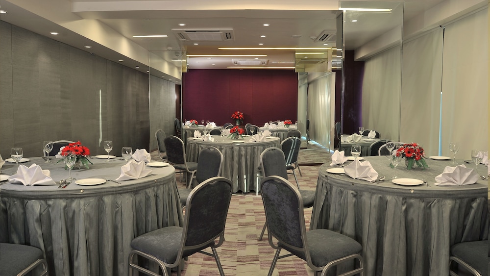 Marasa Sarovar Portico Rajkot 33/37