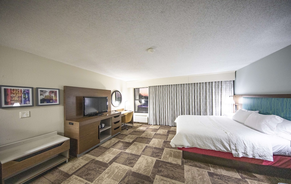 Hampton Inn Hutchinson 10/40