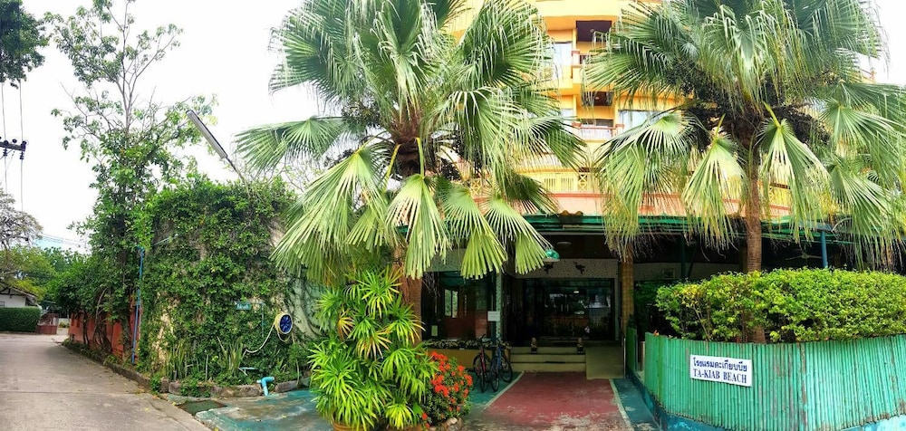 Takiab Beach Resort 60/64